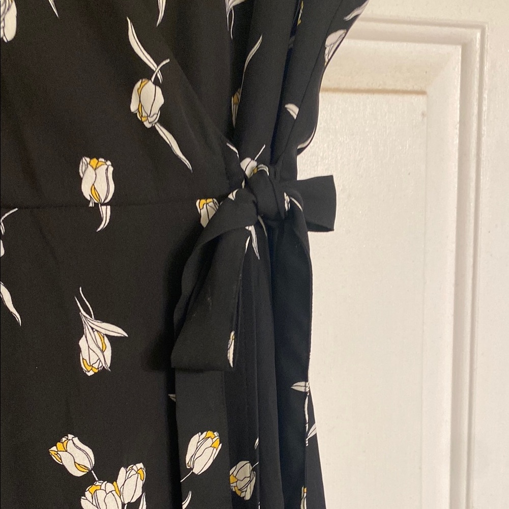Banana Republic Black and White Midi Wrap Dress - Picture 5 of 13